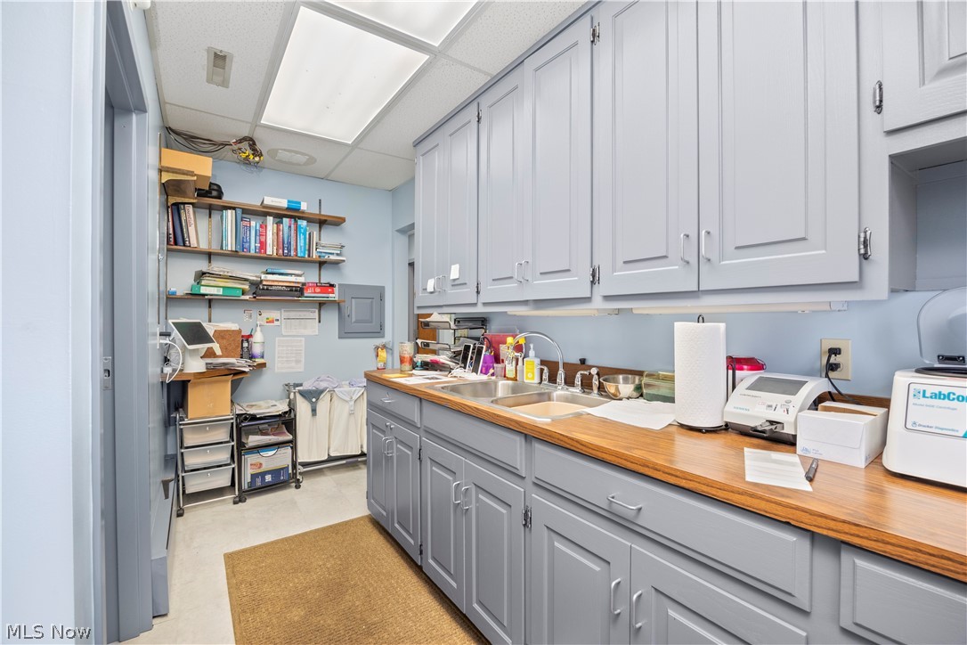 Village/Seville - Commercial Sale