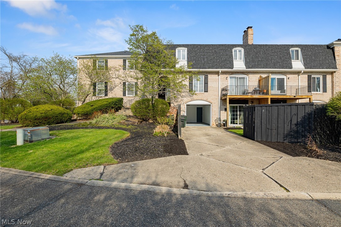 Four Seasons Twnhs - Residential
