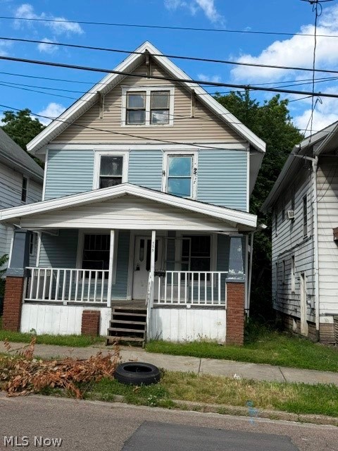 Looking for an investment opportunity with strong rental income potential? Welcome to Fern, where you can add your personal updates and create steady income. Conveniently located near major highways, shopping, and everyday amenities.