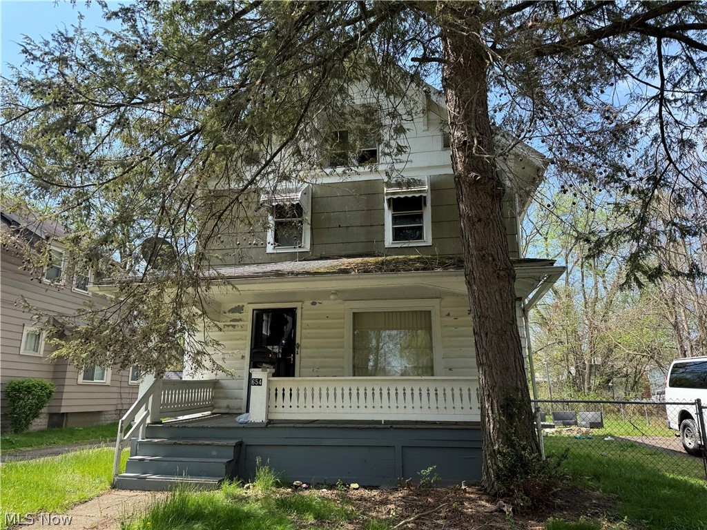 Investment opportunity awaits at 654 Carpenter Street! This spacious home offers plenty of potential for investors looking to expand their rental portfolio or tackle their next value-add project. Featuring generous living space, multiple bedrooms, and a functional layout, this property has the bones to become a strong income-producing asset.

Whether you’re looking for a long-term rental, your next investment property, or a home to renovate and make your own, the possibilities are endless. Conveniently located near shopping, restaurants, schools, parks, and major highways, this property offers easy access to everything Akron has to offer. Don’t miss your chance to add this promising property to your portfolio!