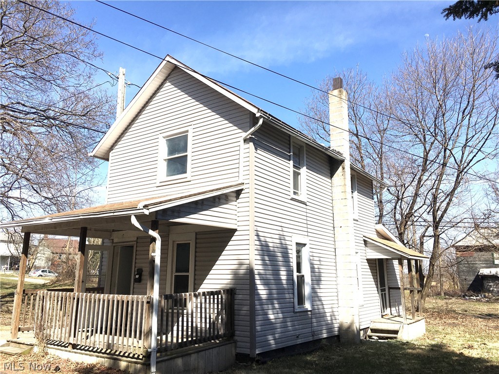 Newly Updated, quaint 3 bedroom 1 bath single family house located in quiet Alliance, OH! 
Professionally managed, 24/7 Emergency maintenance line, Online Rent Payments available. 
? Credit score of 600+. Below 600 is considered conditional
? Less than 3 items in collections, excluding student loan and medical. More than 3 is considered conditional
? Monthly income of 2.5 times the amount of the monthly rent
? Thorough and Complete Criminal and Eviction Check
? $50 Non Refundable App Fee for all Adults who will be occupying the property
? Applications can only be completed online
? Pets Considered with double deposit & pending owner approval
? Typical Security Deposit equivalent to one months rent, pending results of background checks.
? NOT Accepting Section 8 / AMHA Housing Vouchers