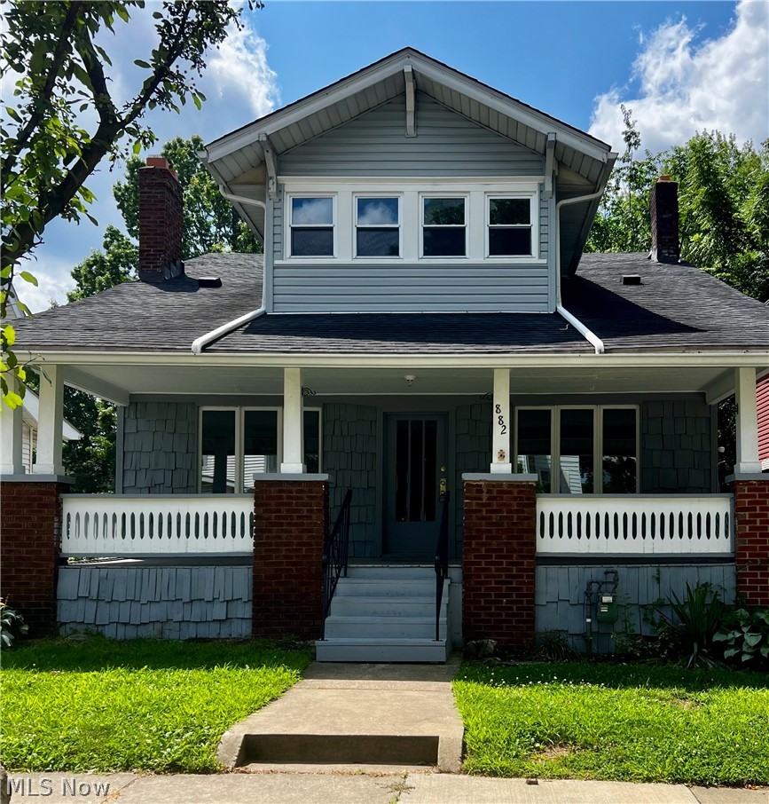 Welcome to 882 Redfern Ave! This well-maintained 5-bedroom, 2-bath home offers fresh updates, central air conditioning, and a functional layout throughout. Recent improvements include a new roof (2022), new carpet, fresh interior paint, and a new hot water tank (2026), providing a move-in ready opportunity. Convenient main-floor washer and dryer hookups eliminate trips to the basement for laundry. The walk-out basement offers easy exterior access and additional storage or workspace potential. Spacious bedrooms, abundant natural light, and numerous updates make this home one to see. Schedule your private showing today!
