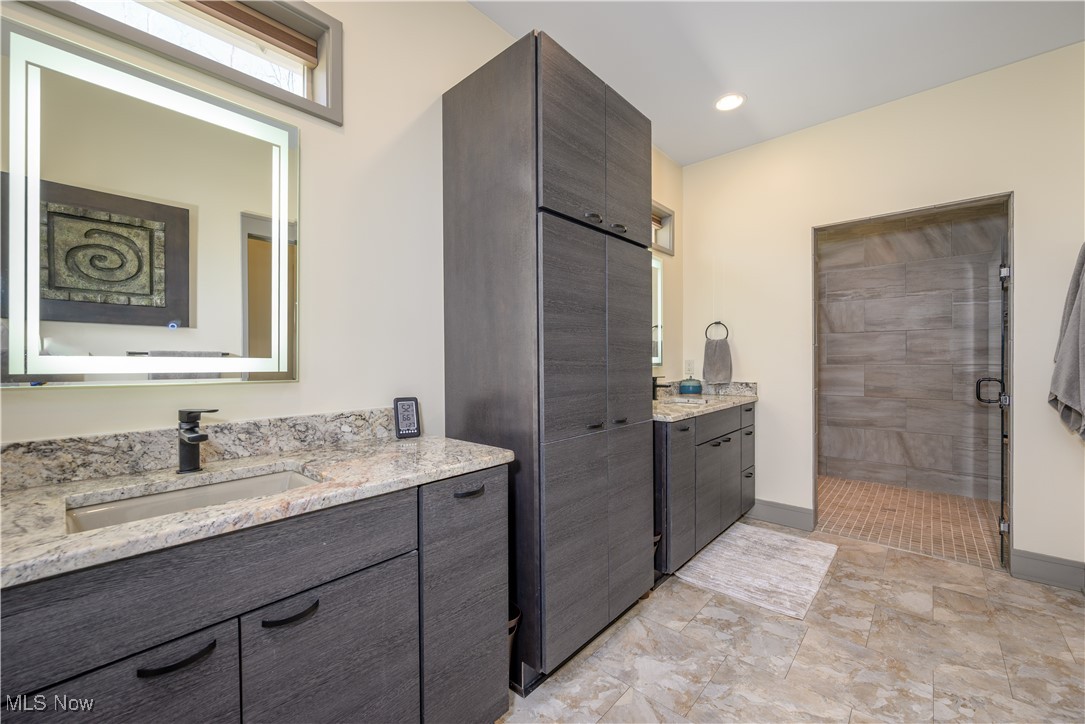 Kings Ridge Ph Five - Residential