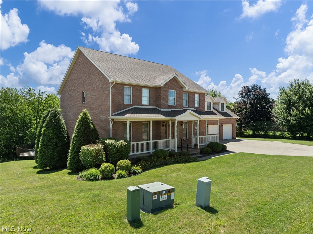 Country Lake Estate - Residential