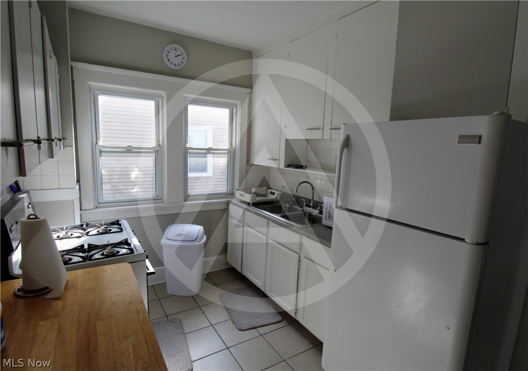 Mathews & Gilberts 03 - Residential Lease