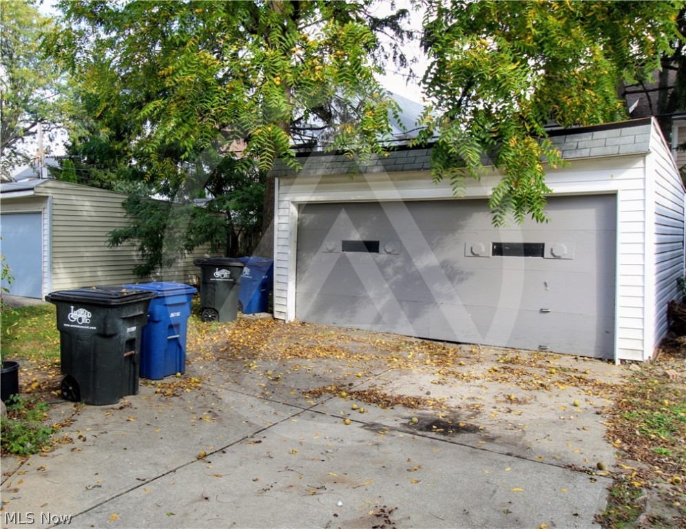 Mathews & Gilberts 03 - Residential Lease