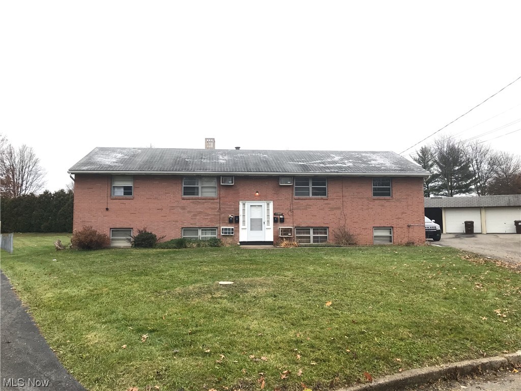 Boardman Township, Boardman Schools. 2 Bedroom, 1 bath apartments in multi-family building. 1st floor unit. Close to schools, dining, and shopping. Rent is $775 month, this includes ALL UTILITIES. $775. 1 month Security deposit required,
Renters Insurance to be in place prior to moving in. No pets.