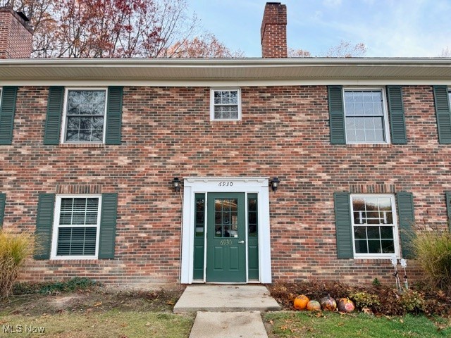 Spacious 2 bedroom 1.5 bath second floor condo available in Brecksville! Plenty of large windows overlook the serene wooded property.  Spacious bedrooms with great closet space and a fully applianced kitchen.  One carport space included and on site laundry.Rental Qualification Checklist:
-Credit score: 600+ 
-No more than 3 collections/charge offs (excluding medical or student loan collections)
-No recent bankruptcy.
-No eviction history & no criminal history (involving sex, drugs or violence)
-Stable employment (must provide current pay stubs)
-Monthly gross income must be at least 2.5 X Monthly Rent
-First months rent, security deposit, renters insurance, and transferred utilities required prior to move in.
-If you like the property and wish to apply it is a $50 app fee per adult occupant.