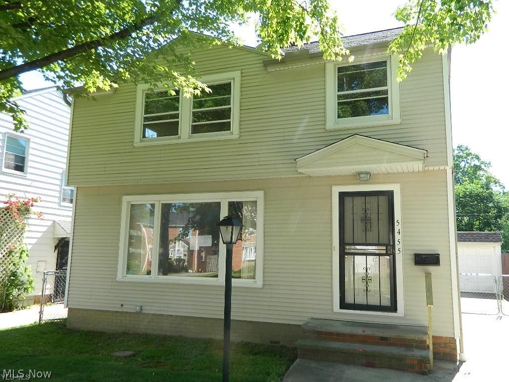 Investor Special. Could be sold as a package of 2 properties See MLS # 4280254. Tenant occupied. Violation Free