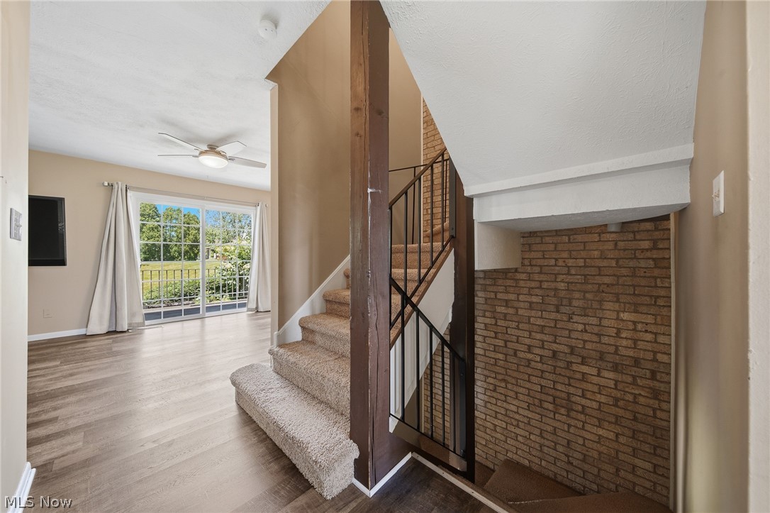 Four Seasons Townhouses - Residential