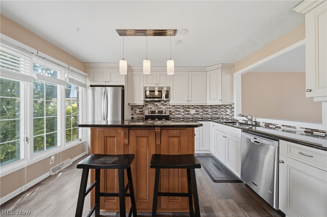 Four Seasons Townhouses - Residential