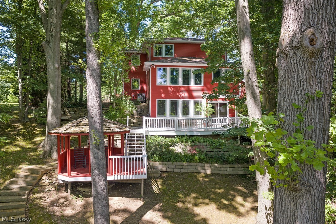 Comet Lake - Residential