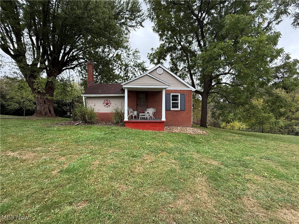 Come check out this secluded 2 bed 2 bath home in Liverpool Township! Sitting on .80 acres, this home offers a serene setting yet so close to the amenities. It also offers an easy commute to PA,WV and Route 7/11! Don't miss out on this home, call today to schedule your appointment!