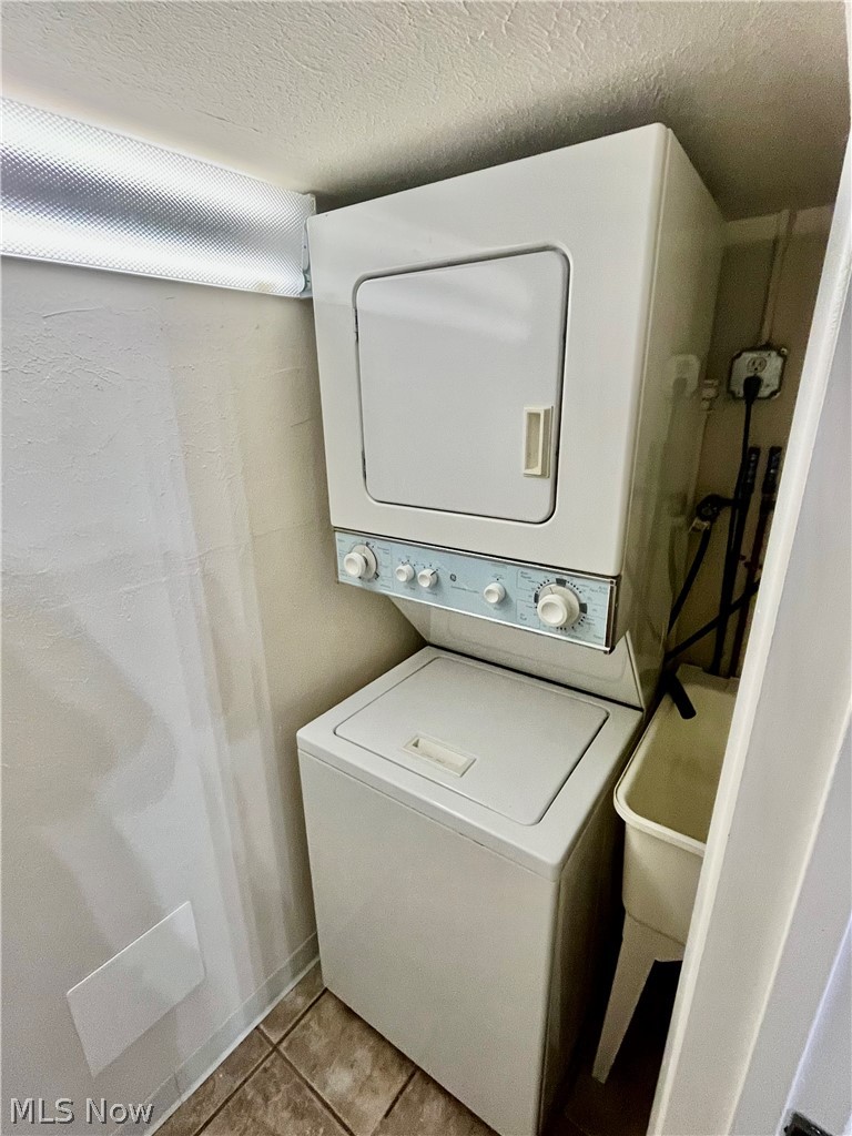 Carlyle Condo - Residential