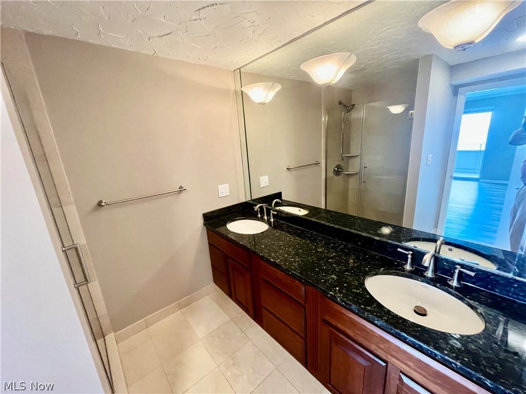 Carlyle Condo - Residential