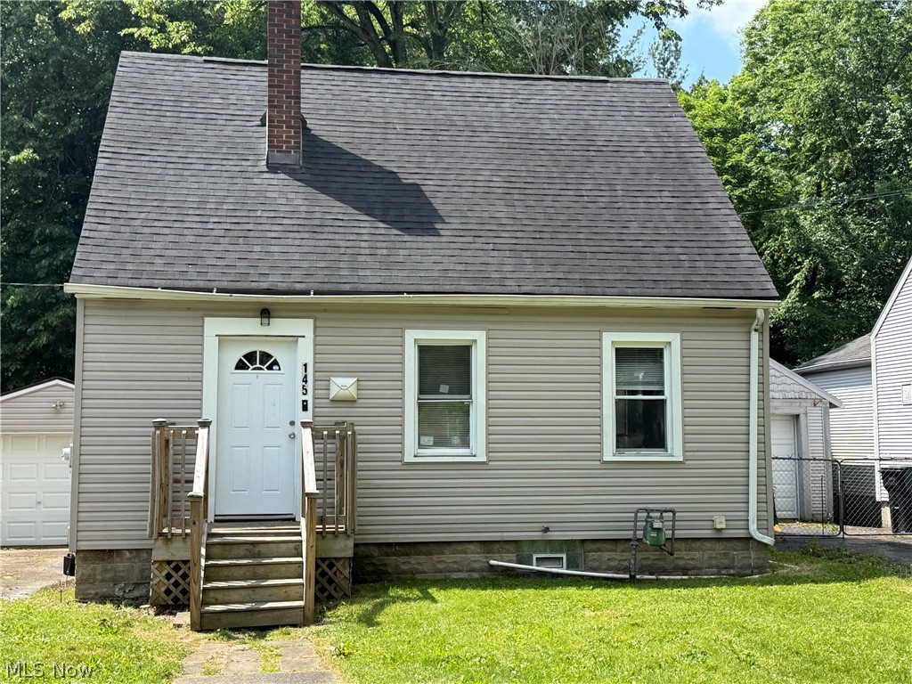 2 Bedroom Boardman Home for Sale!
Needs some updating, but has so much to offer!
Spacious open floor plan.  1 Bedroom on the first floor with full bath!
Wont last long!