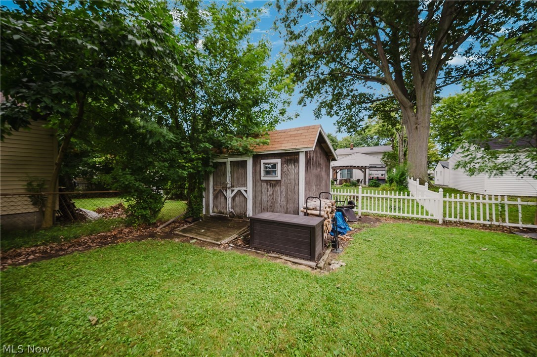 Mentor Manor - Residential