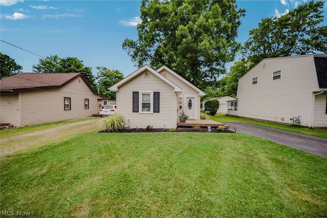 Mentor Manor - Residential