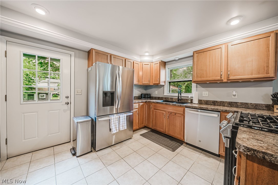 Mentor Manor - Residential