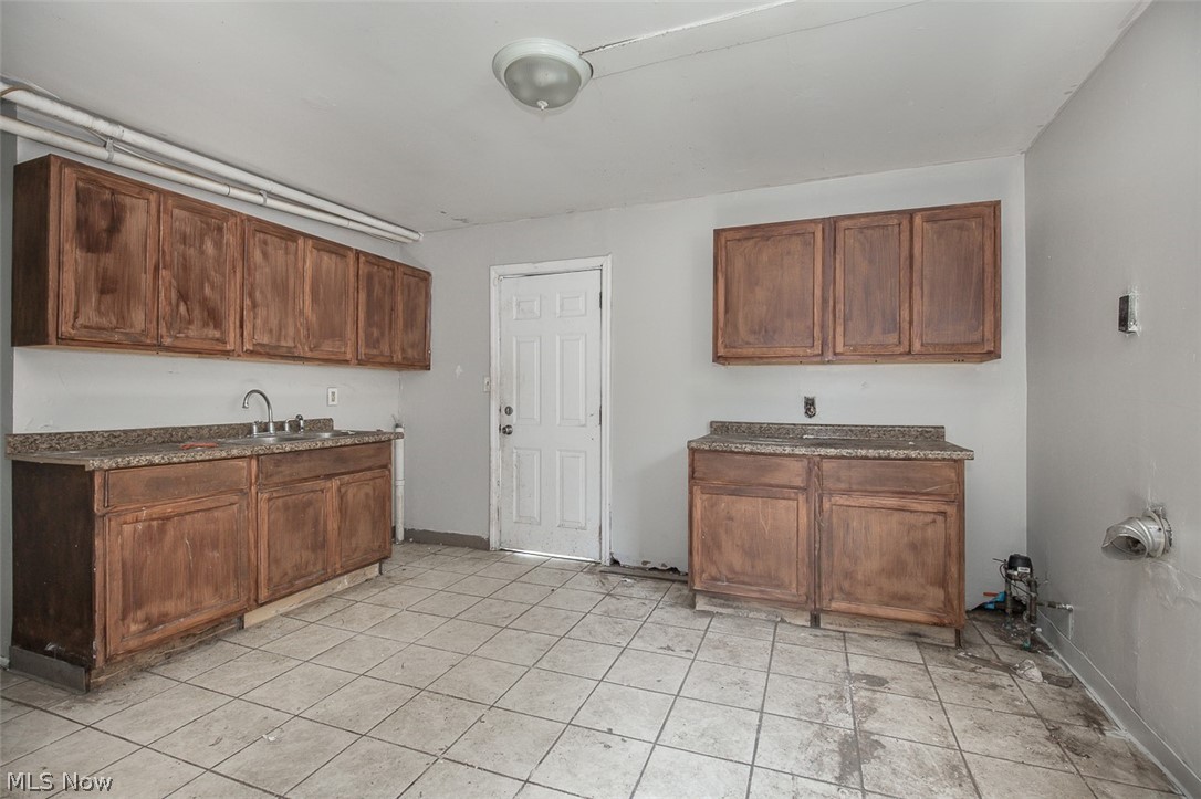 Brentwood Village 03 - Residential