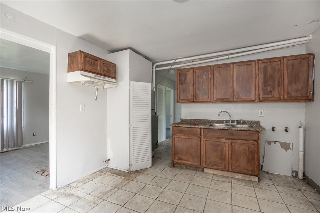 Brentwood Village 03 - Residential