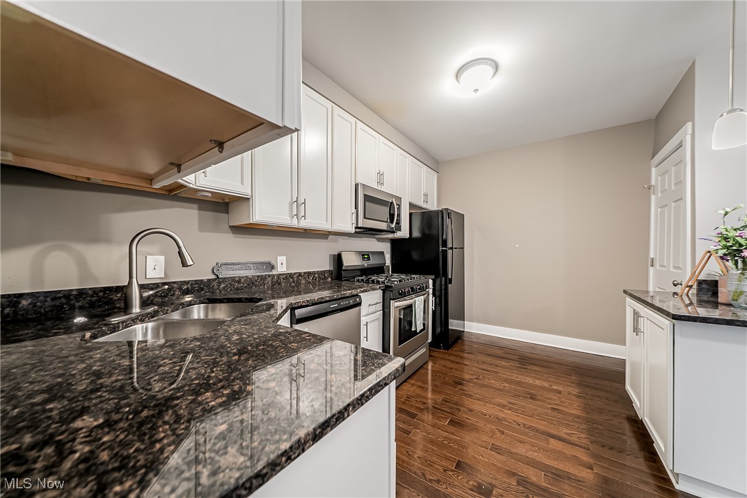 Walton Realty Companys Clifto - Residential Lease