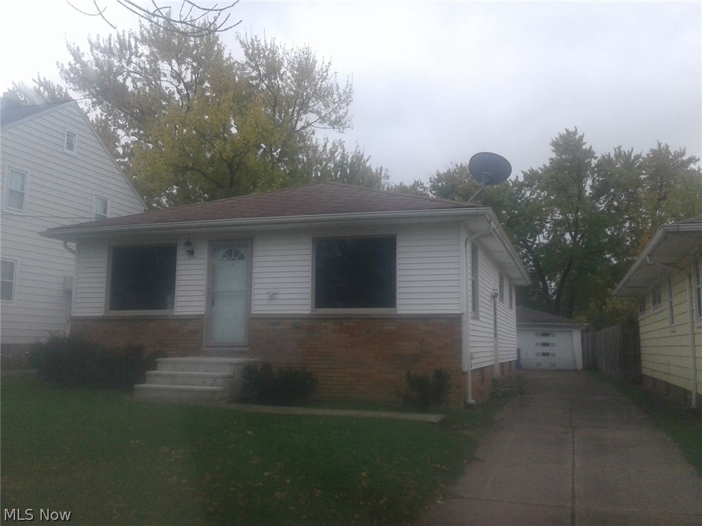 Nice Starter for someone. This cozy little Ranch House is just waiting on someone to make it Home !!