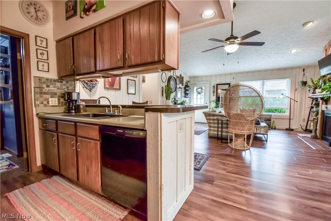 Cedar Glen Condo - Residential