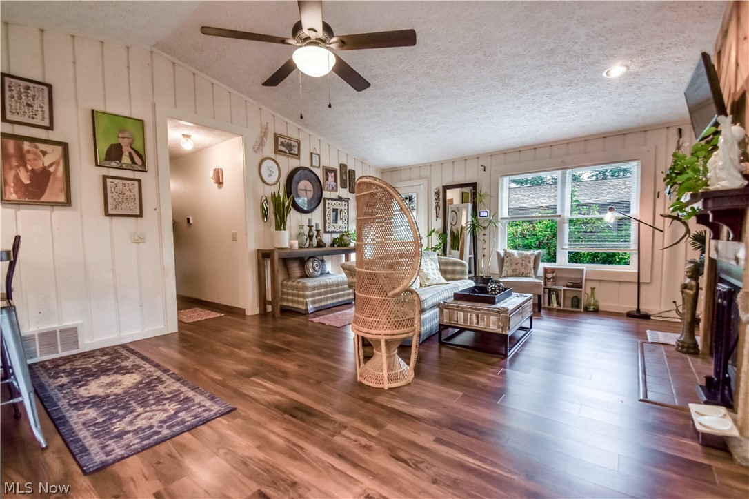 Cedar Glen Condo - Residential