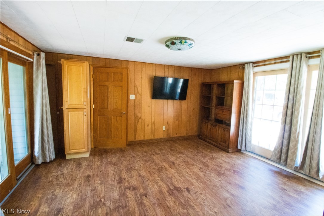 Briar Root Manor - Residential