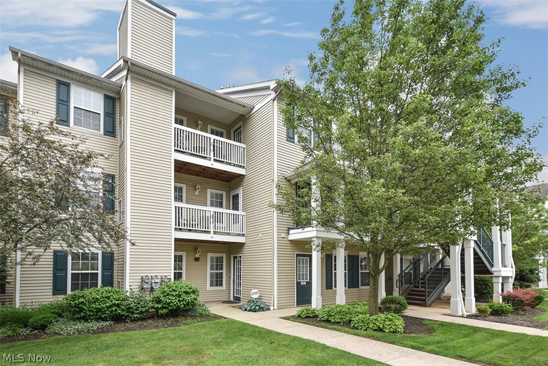 Beautifully updated 1st floor condominium in a great location!  Ample space includes an open floorplan where the kitchen spills out into the living and dining area.  Dedicated private master suite with full bathroom and walk-in closet.  Gas fireplace!  In suite laundry!  All appliances stay.  Tastefully decorated in a sophisticated color scheme.  Owner is a professional high-end contractor and has performed many improvements and overseen excellent maintenance and upkeep.  Low maintenance fee.  Schedule a showing today!  Easy to see.