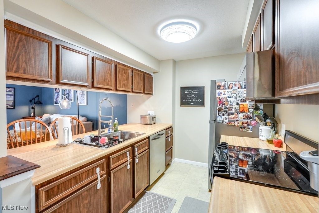 Woodland Lake Condo - Residential