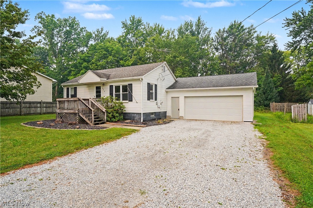 Ranch Style Home located in Rootstown. Many updates including new carpet, new hot water tank. Two bedrooms on the first floor plus a full bath. 
Partially finished basement with family room and full bath. Nice size private yard.
Easy access to interstate 76 and route 5 bypass.