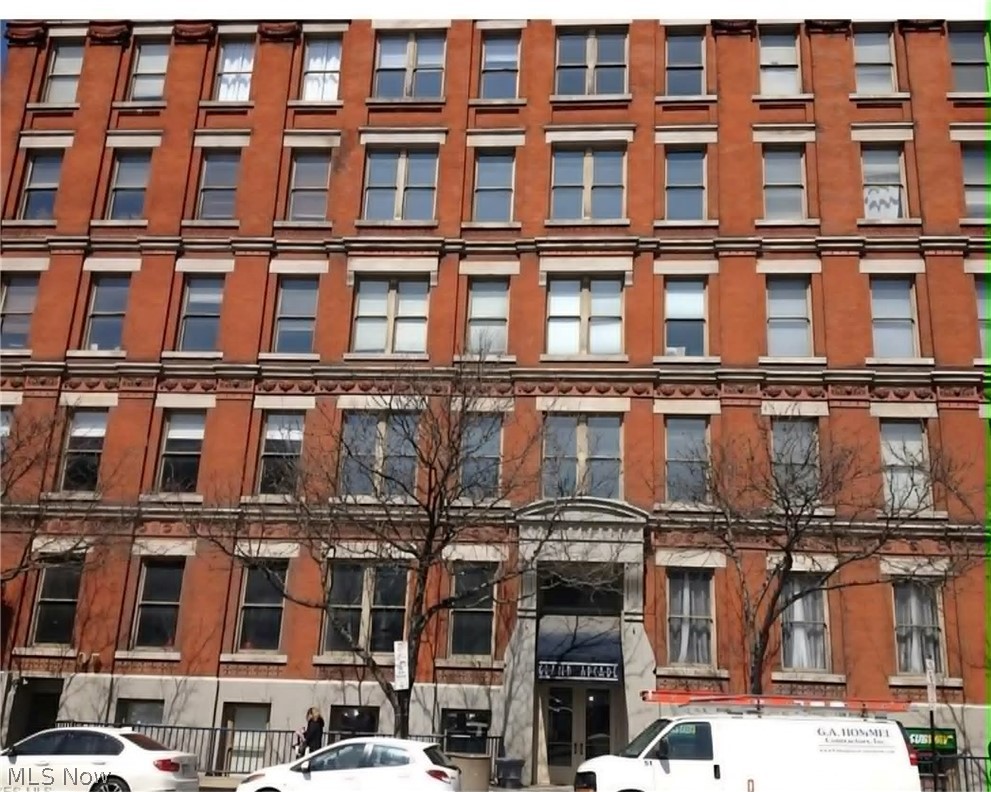 Warehouse District!  Close to everything in downtown Cleveland. (next to Sherwin Williams building). Newly updated, a must see! A second adjoining unit is available. Units can be joined- $319924 for both!  Laundry is located on the same floor with common area. co agent is related to seller