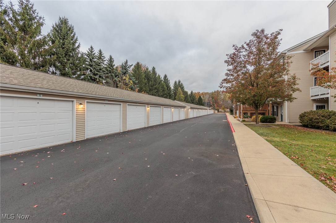 Lenox Rdg Condo Ph 02 - Residential
