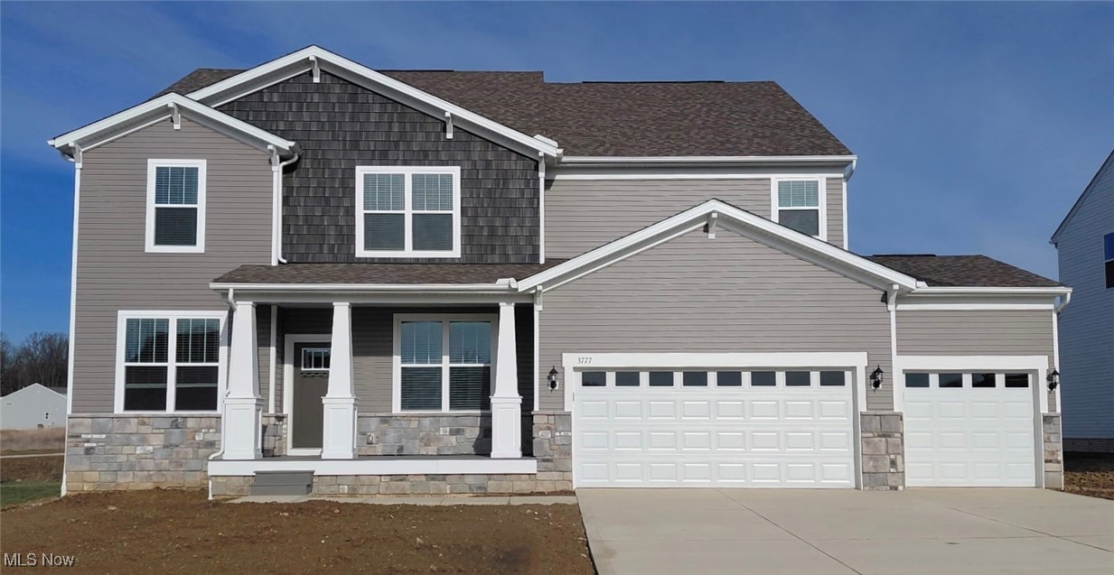 Spacious and functional home featuring 4 bedrooms and 2.5 baths with walk-in closets in every bedroom. The main level offers a grand 2-story gathering room, two first-floor flex spaces, and a kitchen with built-in appliances and double ovens. Upstairs includes a loft and convenient second-floor laundry. Additional highlights include a 3-car garage with large storage area, a covered front porch, and fiber internet included in the HOA.