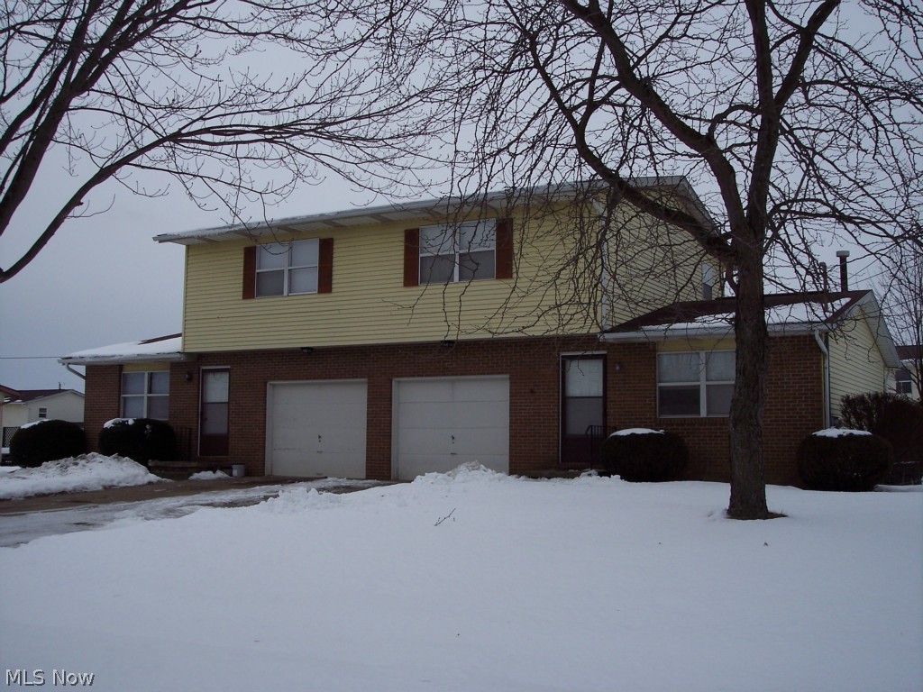 Great investment!  Duplex is currently rented on both sides. Roof 2002