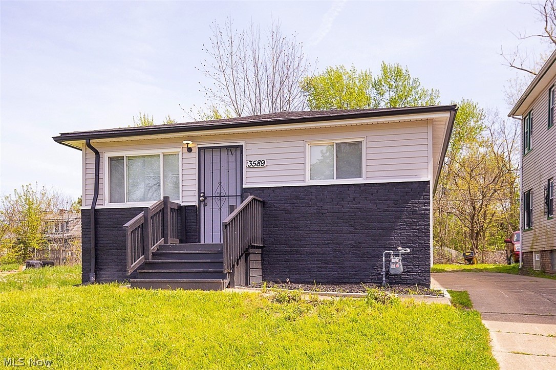 Beautifully Updated & Move-In Ready, This 3 Bedroom, 1 Full Bathroom Ranch-Style Home Offers Modern Single Level Living With Added Potential! Located in Cleveland's Mt. Pleasant Area, the Neighborhood Delivers Easy Access to Everyday Essentials Including Groceries, Public Transportation, Highways, Schools, & Recreation. This Home Offers Cozy & Comfortable in Addition to its Modern Appeal. Every Detail of the Property Has Been Refreshed Delivering a Crisp, Cohesive Look That Feels Both Stylish & Comfortable. Modern Recessed Lighting & Ceiling Fans, New Carpet & Flooring Throughout, Custom Kitchen Cabinets, & A Convenient Eat-In Nook in the Kitchen. The Full Unfinished Basement Adds Valuable Upside, Offering Room for Storage or the Opportunity to Expand Finished Living Area. Owner Occupant or Investor, This One is For You!