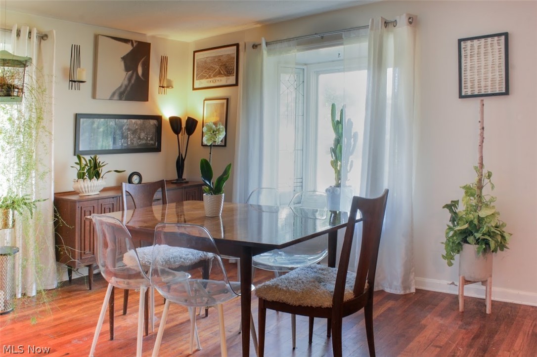Ains - Residential