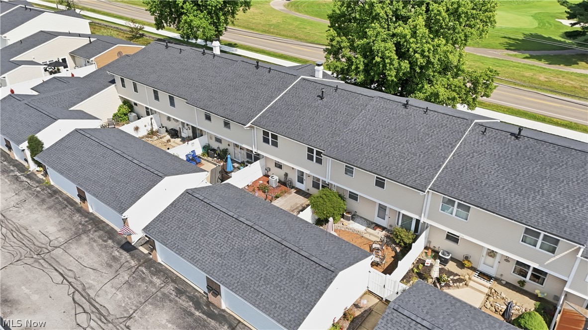 Country Club Twnhses North - Residential