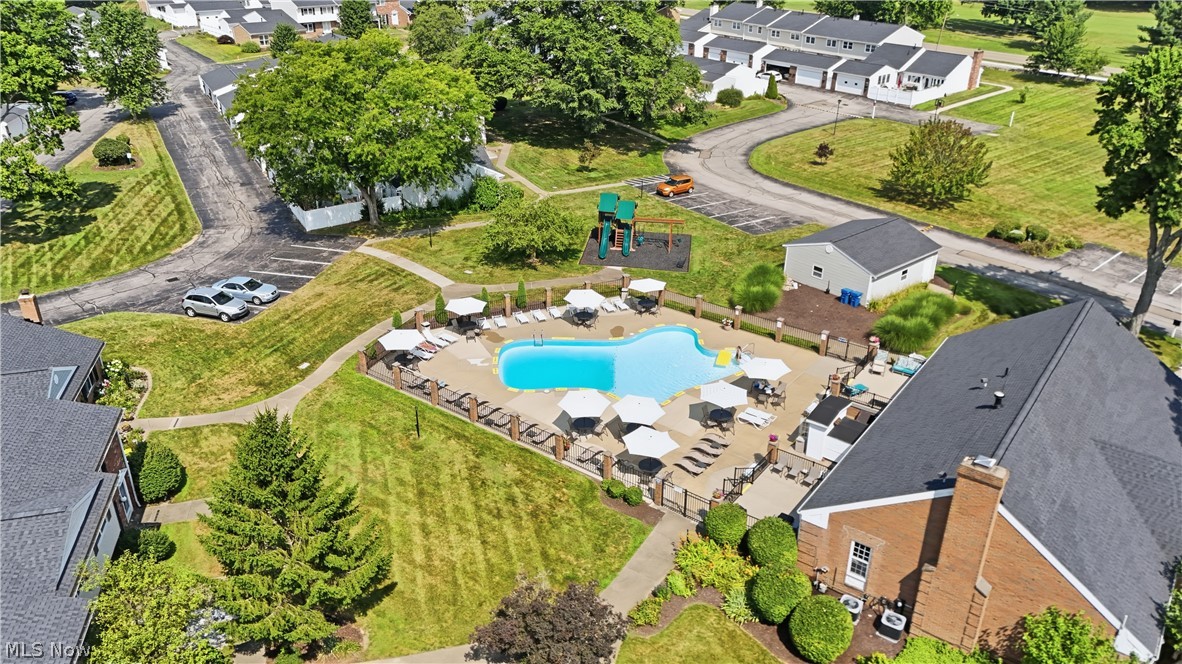 Country Club Twnhses North - Residential
