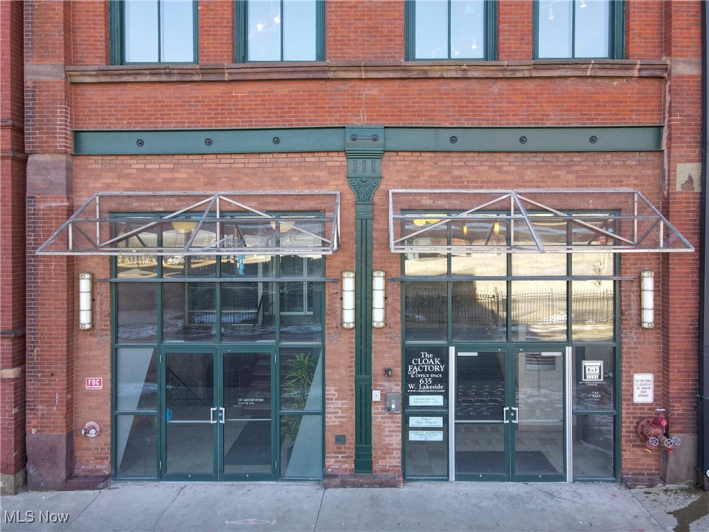 A Together With An Undivided I - Commercial Sale
