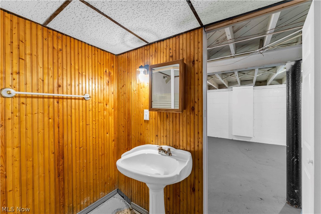 Union Properties Inc Resub 04 - Residential Lease