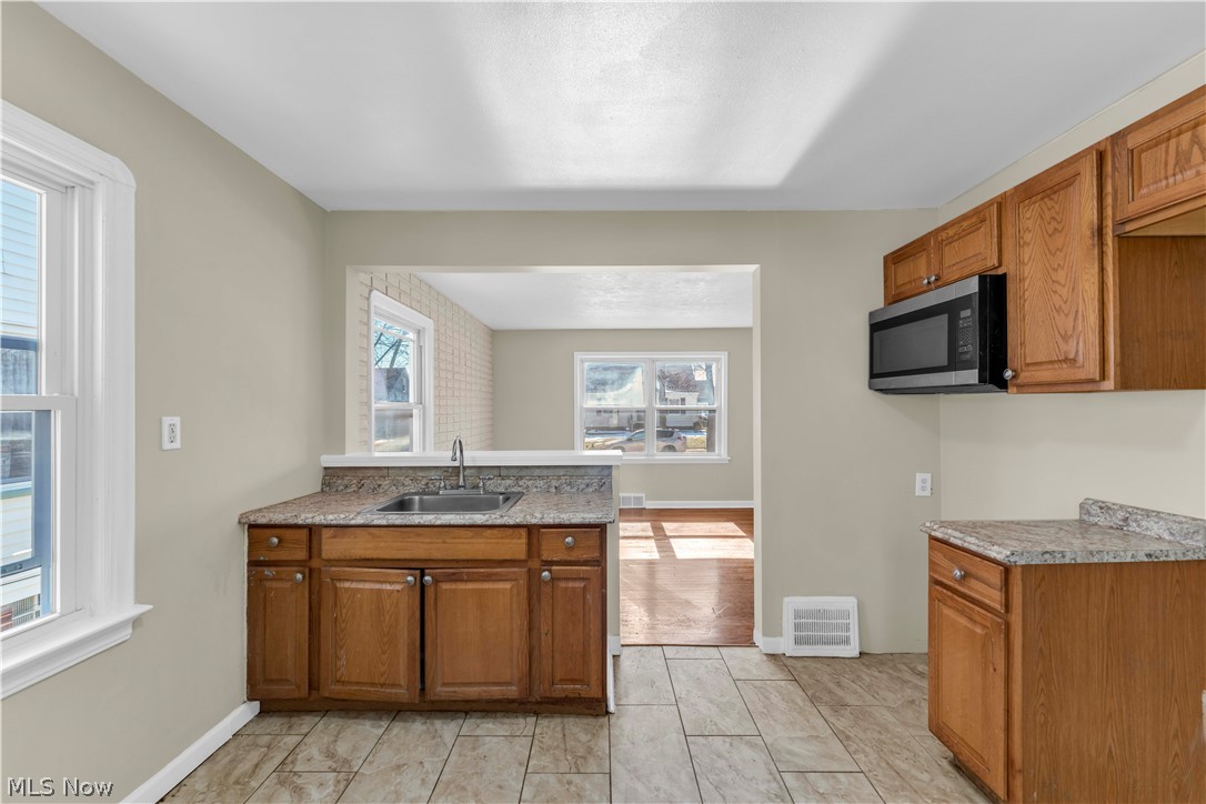 Union Properties Inc Resub 04 - Residential Lease