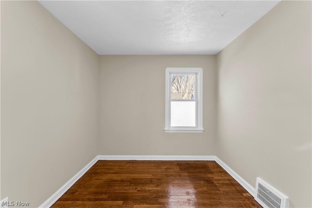Union Properties Inc Resub 04 - Residential Lease
