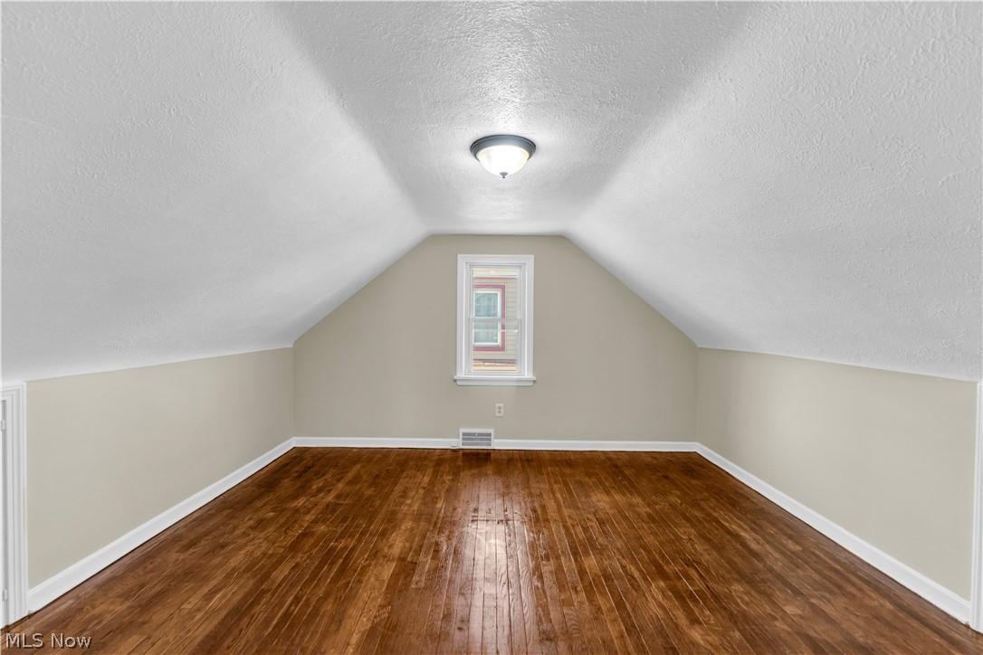 Union Properties Inc Resub 04 - Residential Lease