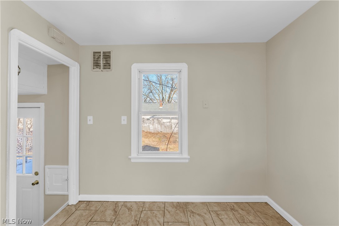 Union Properties Inc Resub 04 - Residential Lease