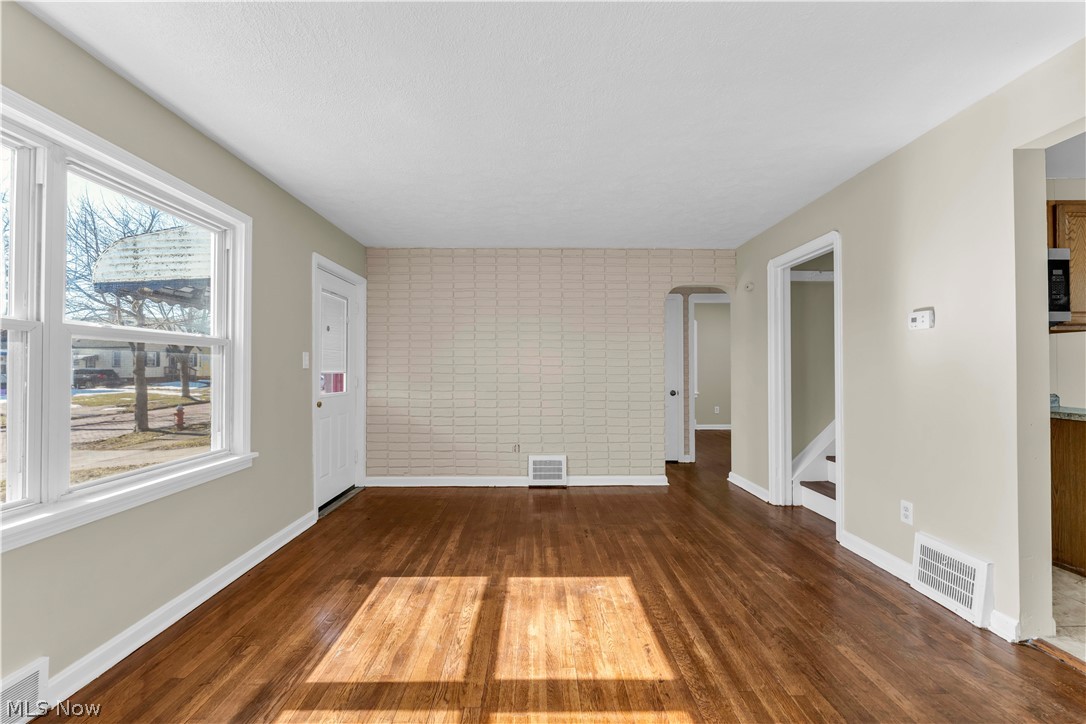Union Properties Inc Resub 04 - Residential Lease