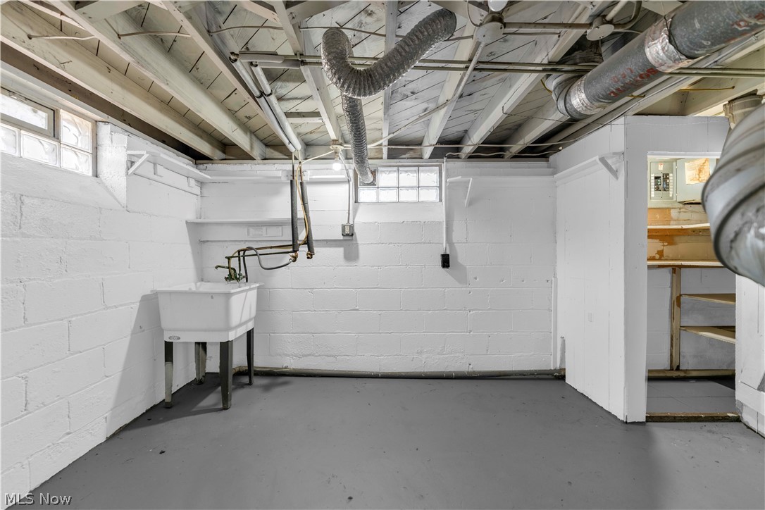 Union Properties Inc Resub 04 - Residential Lease