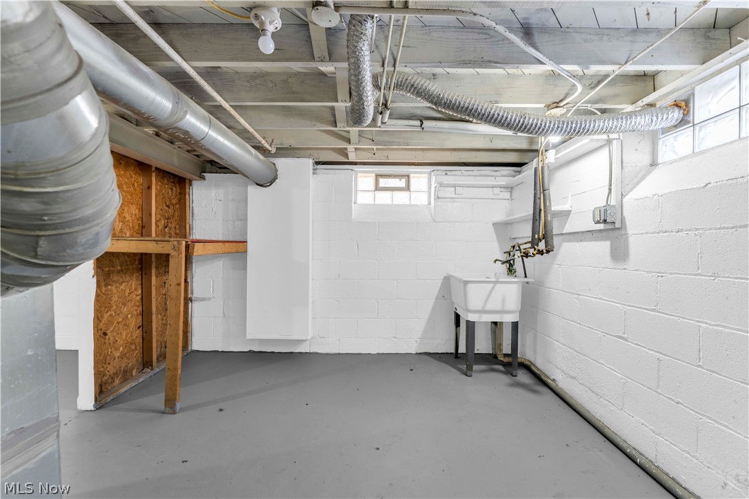 Union Properties Inc Resub 04 - Residential Lease